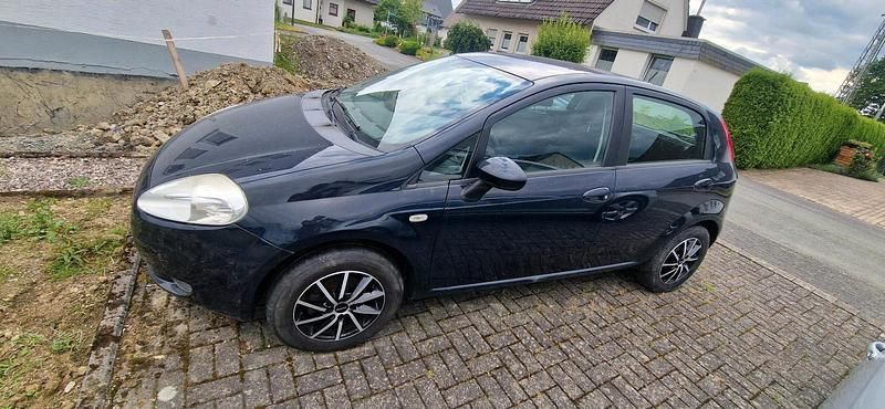 Schwarz Gebraucht 2009 Fiat Punto Kleinwagen | 1.199 € (Superpreis) - Bild 1/4