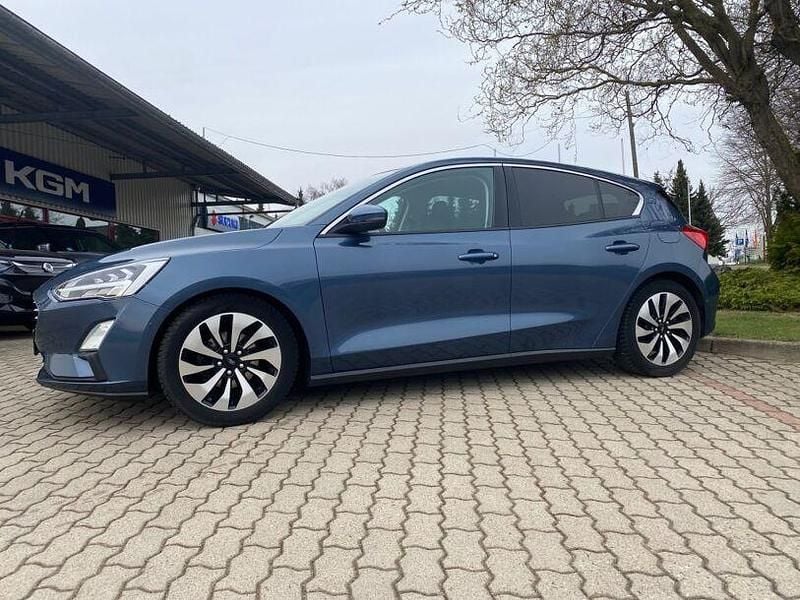 Gebraucht Ford Focus Cool & Connect 150 PS (110 kW) 2018 Blue metallic (metallic) Limousine