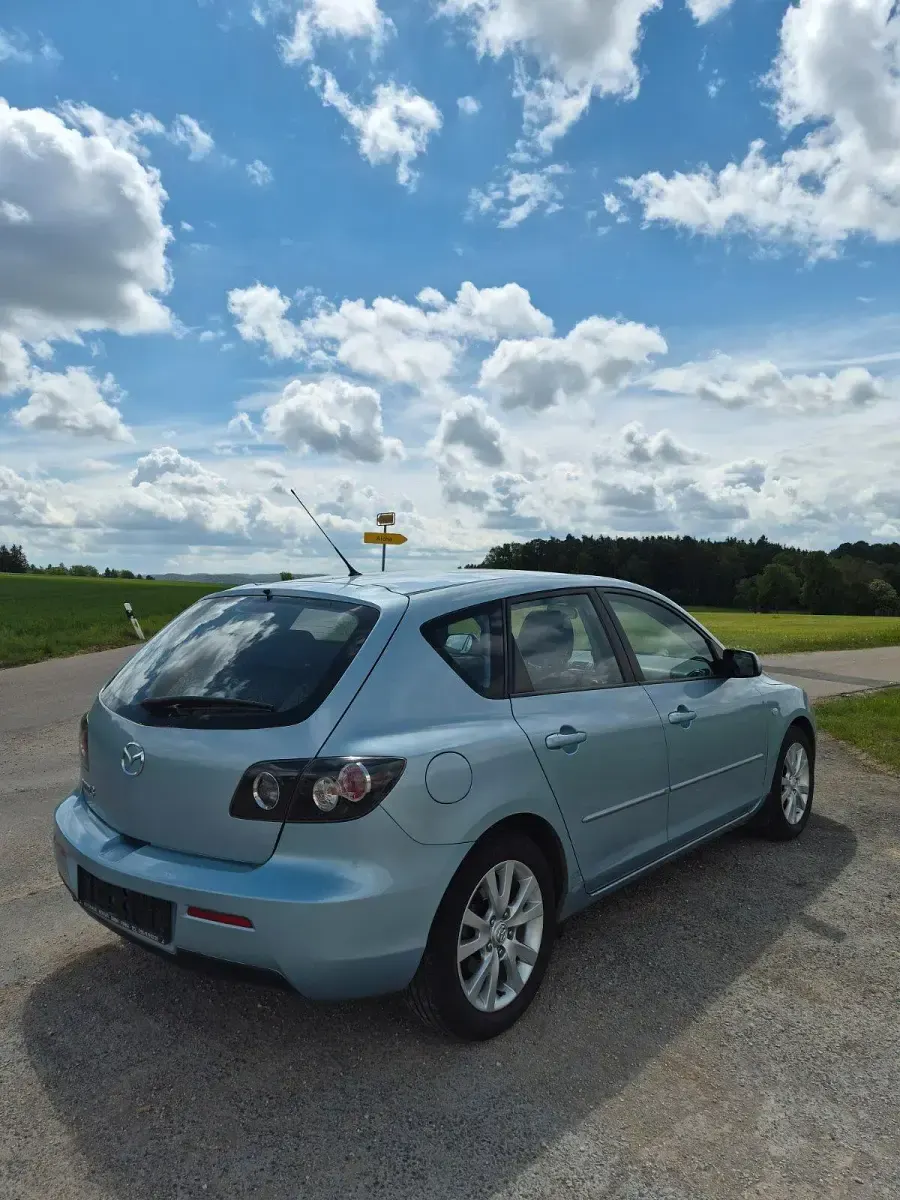 Gebraucht Mazda 3 105 PS (77 kW) 2008 Blau Kleinwagen