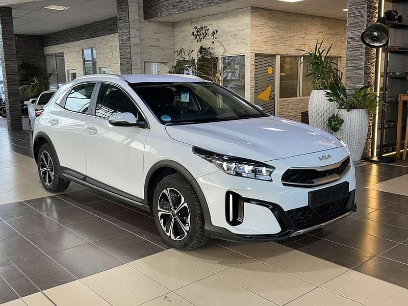 Weiß Gebraucht 2022 Kia XCeed Vision SUV | 20.900 € (Guter Preis) - Bild 1/4
