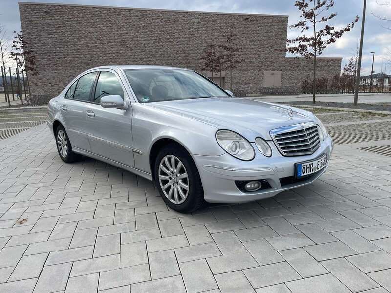 Silber Gebraucht 2007 Mercedes E220 Elegance Limousine | 9.788 € (Fairer Preis) - Bild 1/4