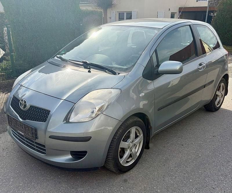 Gebraucht Toyota Yaris Sol 87 PS (63 kW) 2007 Grau Kleinwagen