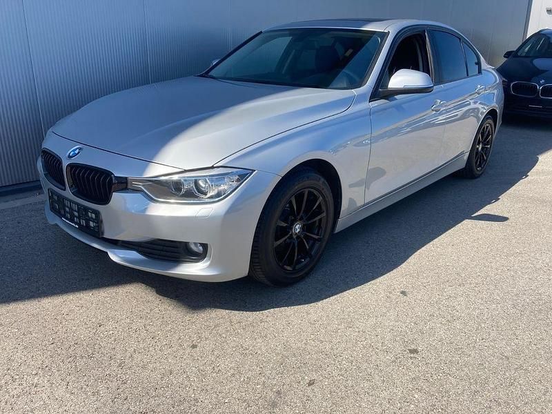 Gebraucht BMW 320 170 PS (125 kW) 2013 Silber Limousine