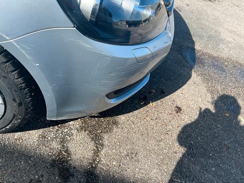 Gebraucht VW Golf VI 105 PS (77 kW) 2010 Silber Kleinwagen