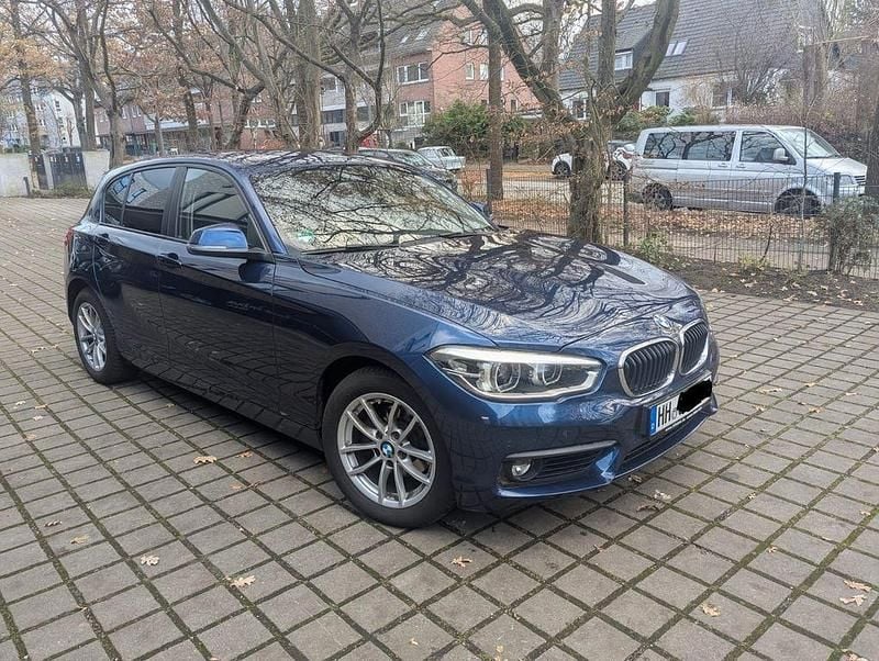 Blau Gebraucht 2019 BMW 116 Sport Line Kleinwagen | 13.700 € (Superpreis) - Bild 1/4