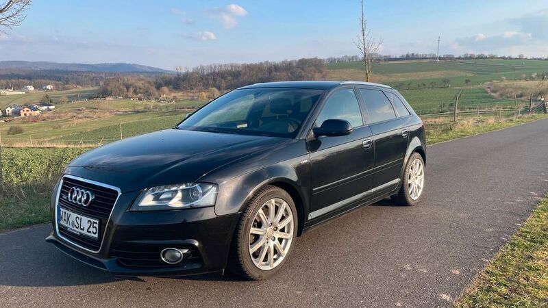 Schwarz Gebraucht 2012 Audi A3 Sportback S-Line Limousine | 10.950 € (Fairer Preis) - Bild 1/4
