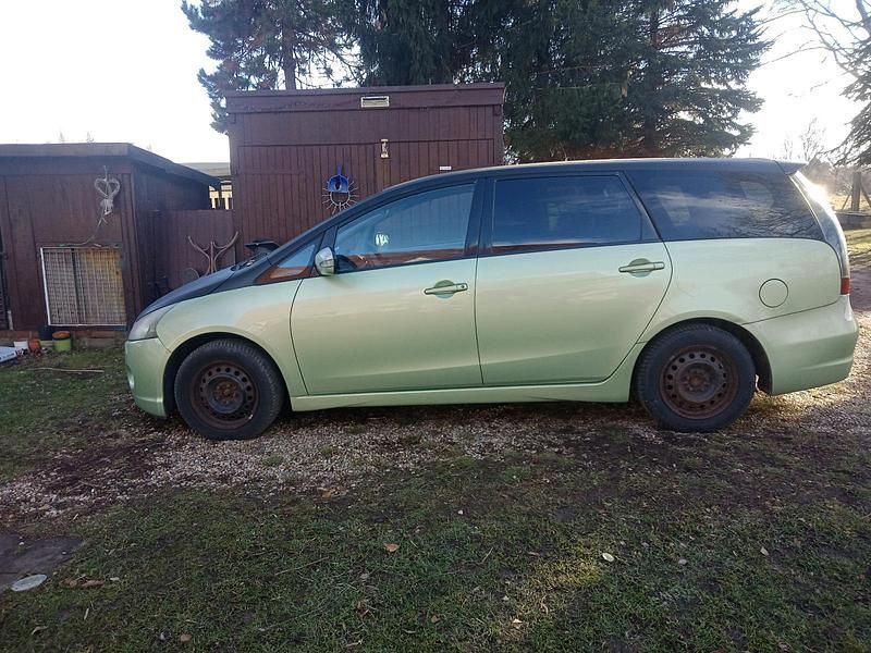Grün Gebraucht 2005 Mitsubishi Grandis Van / Kleinbus | 1.750 € (Fairer Preis) - Bild 1/4