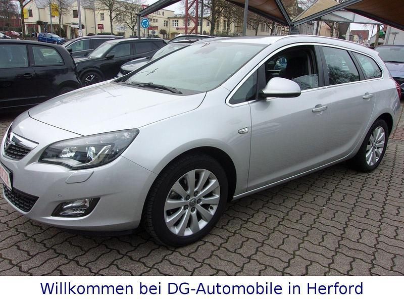 Gebraucht Opel Astra Innovation 179 PS (131 kW) 2011 Silber Kombi