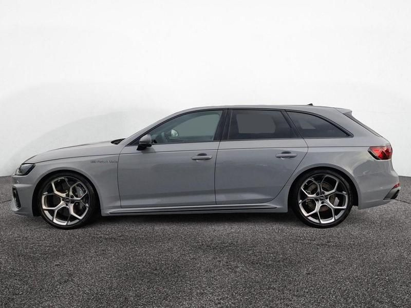 Gebraucht Audi RS4 Ambiente 470 PS (345 kW) 2025 Nardograu Kombi