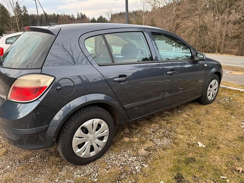 Gebraucht Opel Astra 105 PS (77 kW) 2006 Grau Limousine