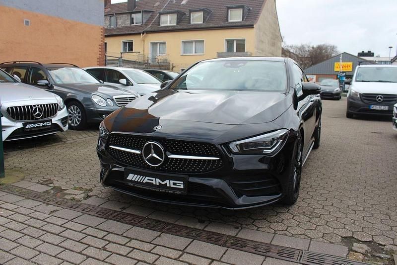 Gebraucht Mercedes CLA180 AMG line 136 PS (100 kW) 2019 Nachtschwarz Limousine