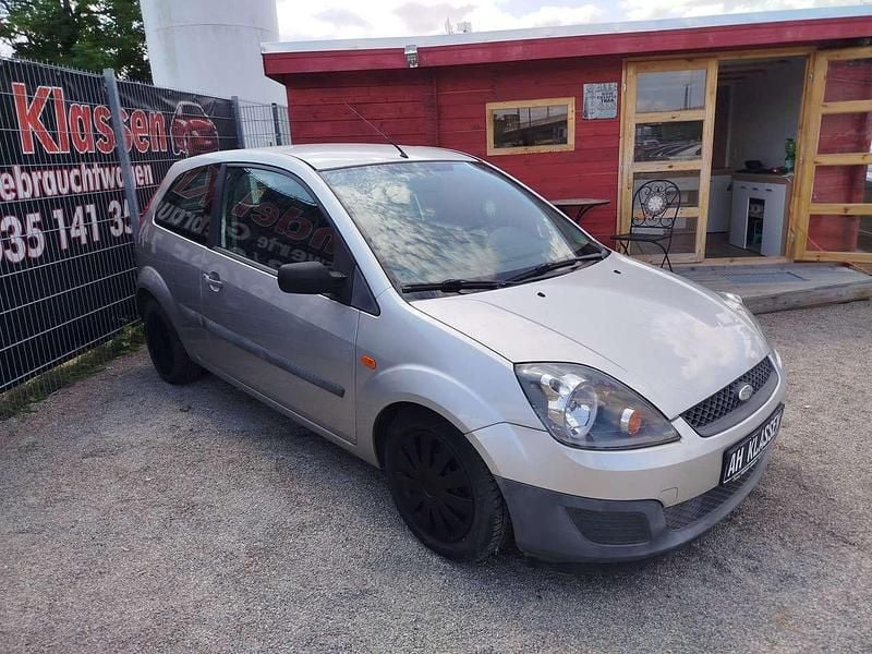 Grau Gebraucht 2006 Ford Fiesta Kleinwagen | 500 € (Superpreis) - Bild 1/4