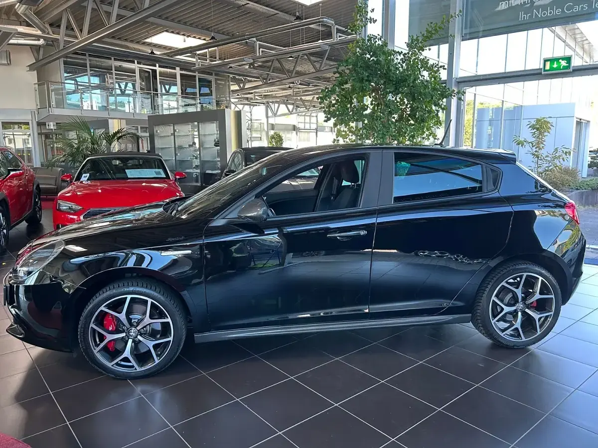 Gebraucht Alfa Romeo Giulietta Sprint 120 PS (88 kW) 2021 Nero alfa Limousine