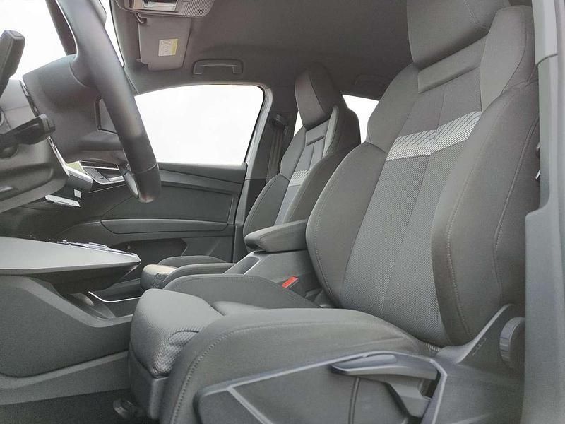 Gebraucht Audi Q4 e-tron Advanced 219 kW (299 PS) 2022 Kieselgrau metallic SUV