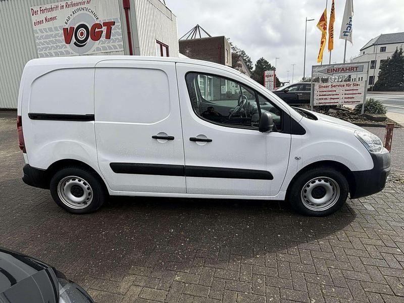Gebraucht Peugeot Partner Premium 75 PS (55 kW) 2019 Weiß Van / Kleinbus