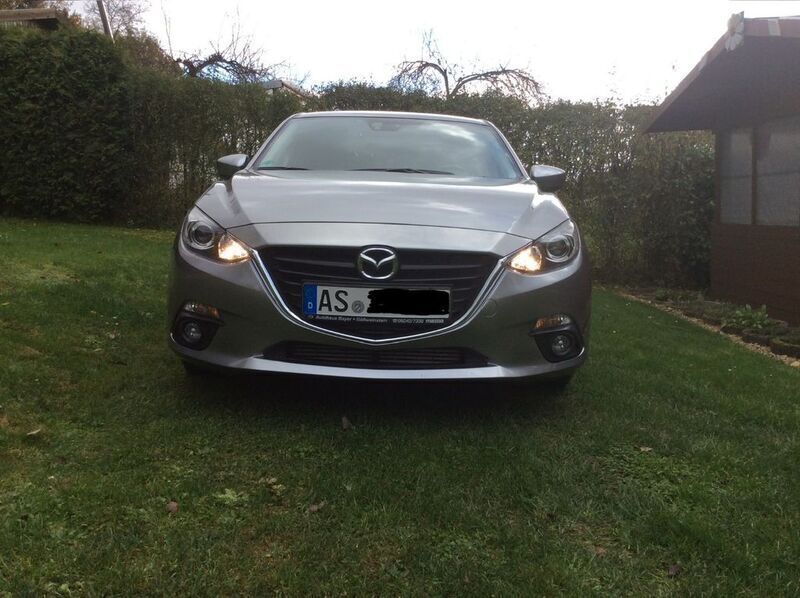 Grau Gebraucht 2014 Mazda 3 Center-Line Limousine | 7.599 € (Guter Preis) - Bild 1/4