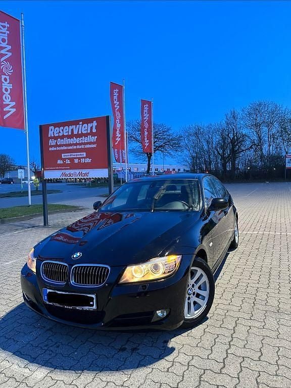 Gebraucht BMW 325 218 PS (160 kW) 2009 Schwarz Limousine