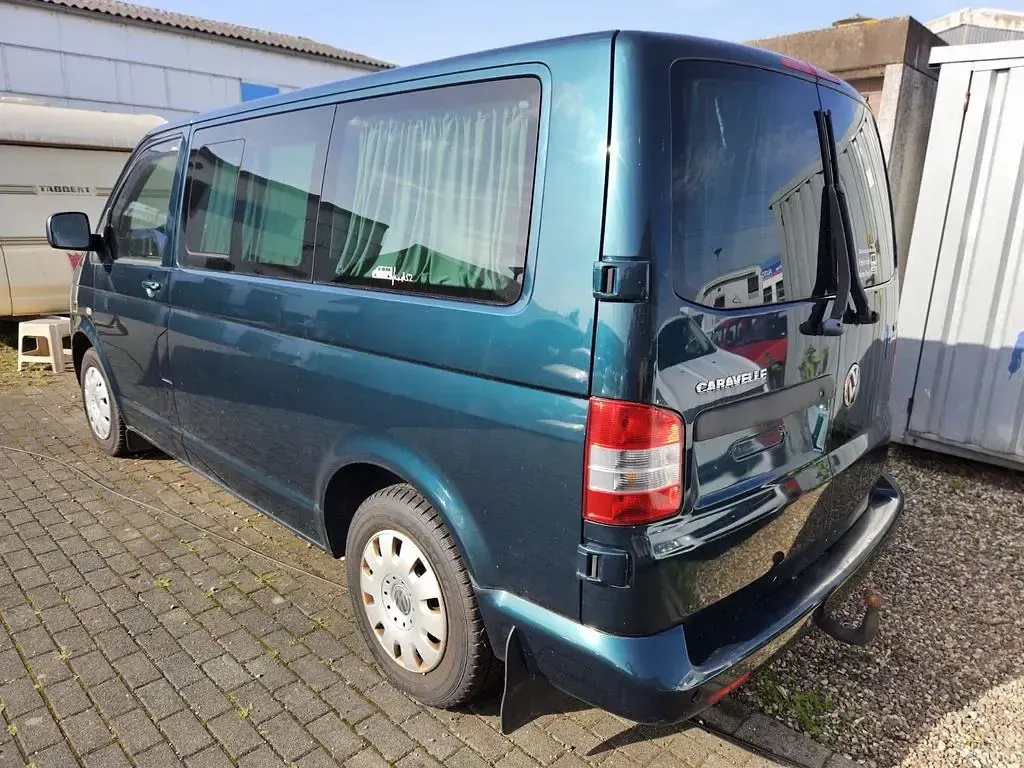 Gebraucht VW Caravelle 174 PS (127 kW) 2007 Grün Van