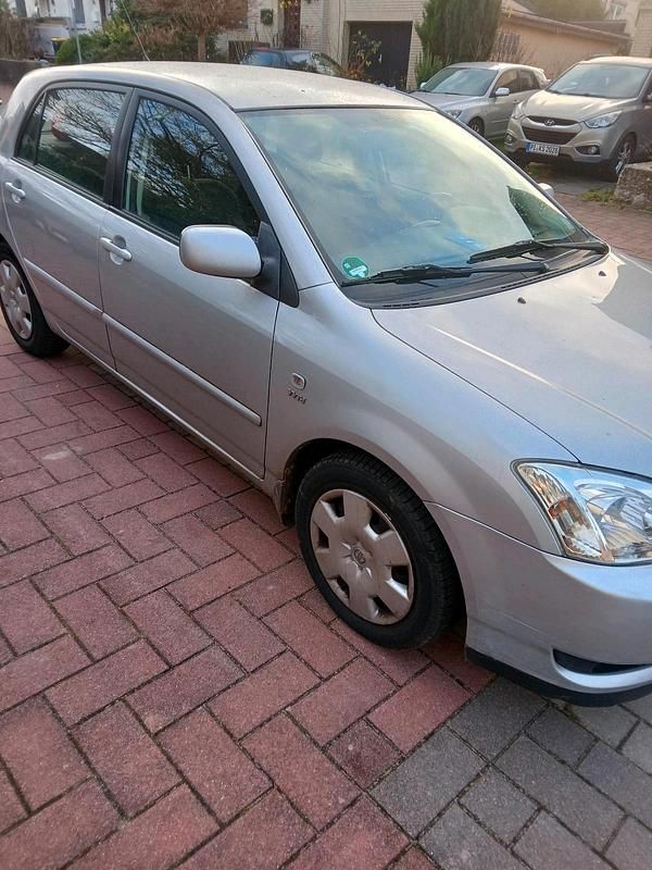 Grau Gebraucht 2003 Toyota Corolla Kleinwagen | 2.900 € - Bild 1/4