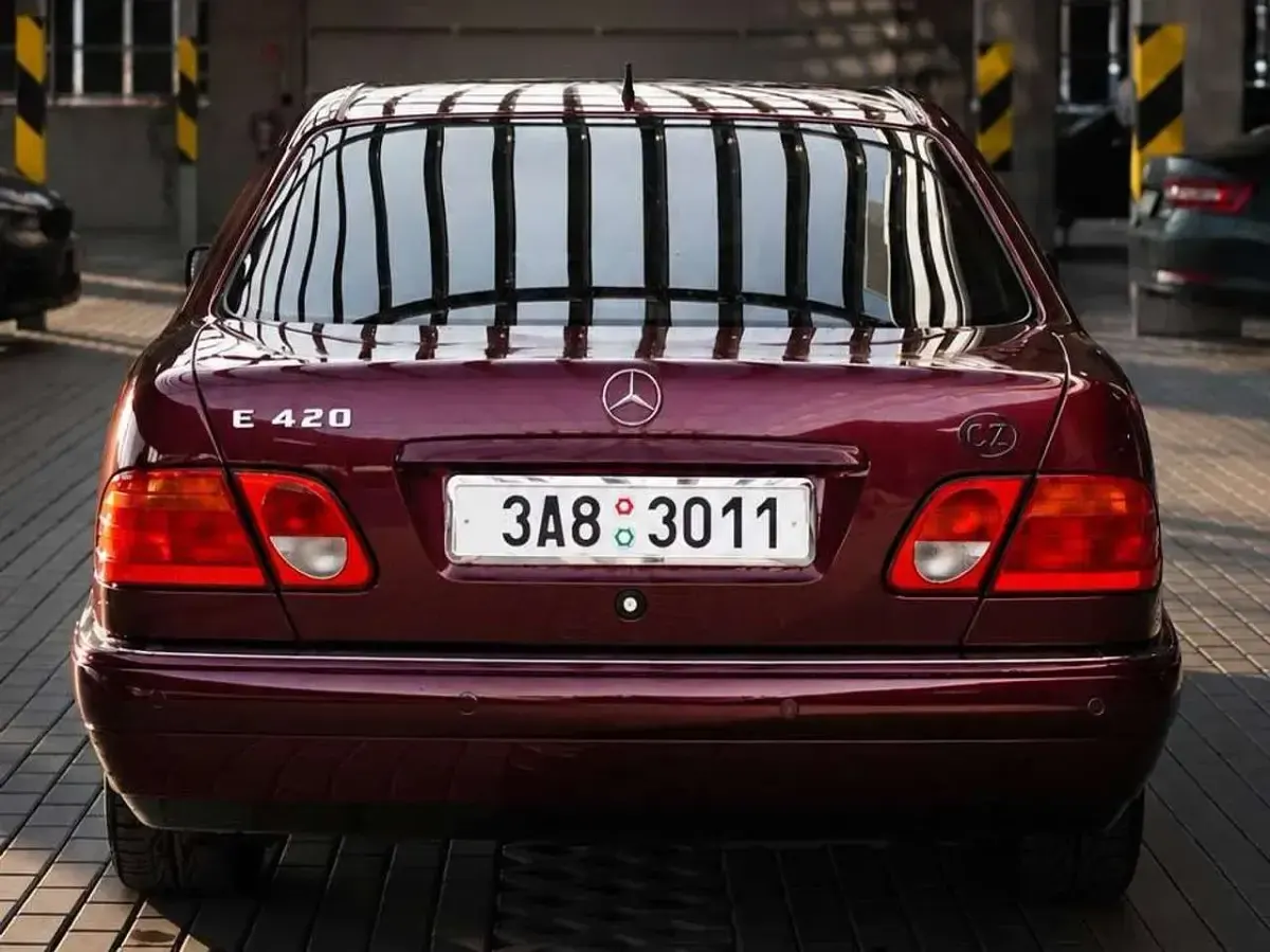 Gebraucht Mercedes E420 279 PS (205 kW) 1995 Rot Limousine