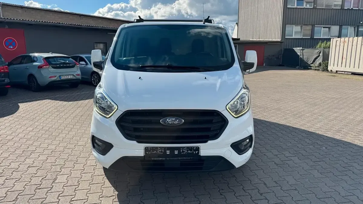 Gebraucht Ford Transit Custom Trend 131 PS (96 kW) 2018 Weiß Van / Kleinbus
