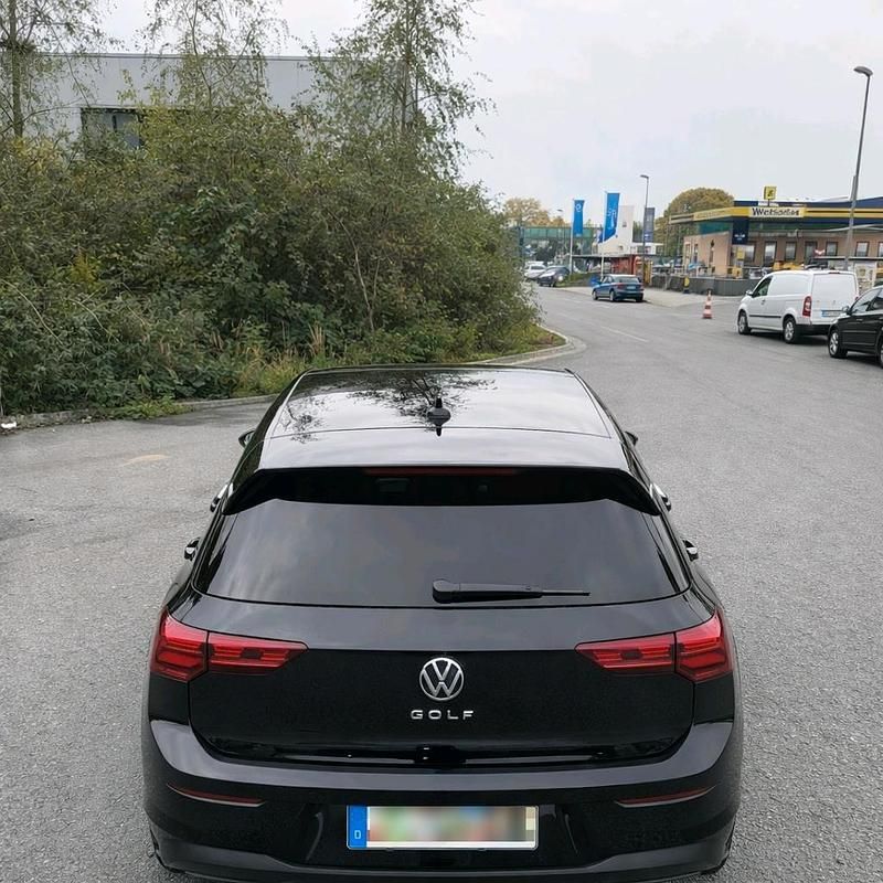 Gebraucht VW Golf VIII 150 PS (110 kW) 2022 Schwarz Kleinwagen