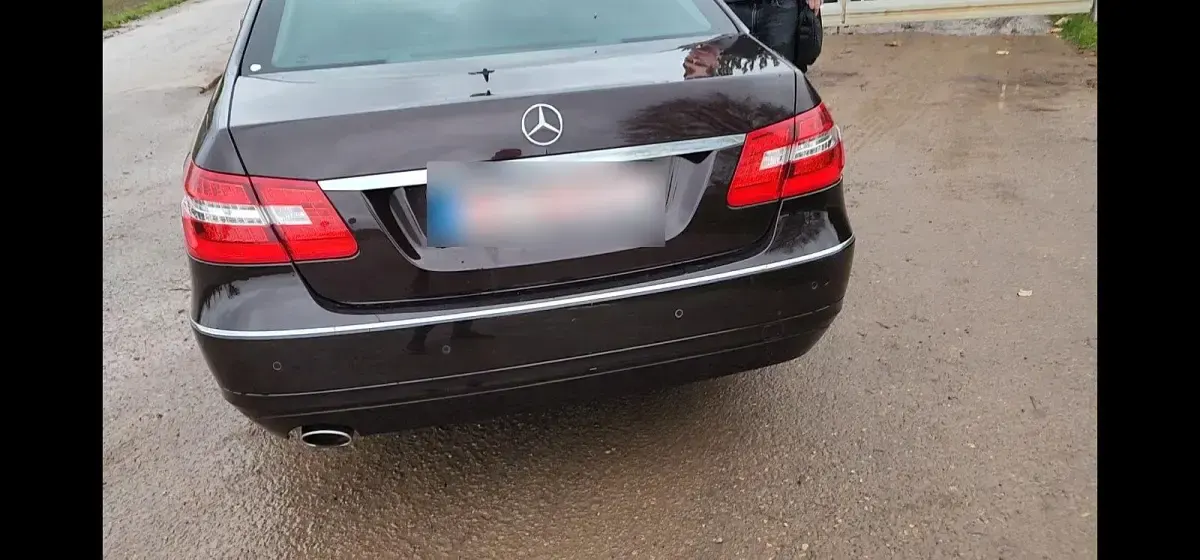 Gebraucht Mercedes E200 Avantgarde 136 PS (100 kW) 2011 Braun Limousine