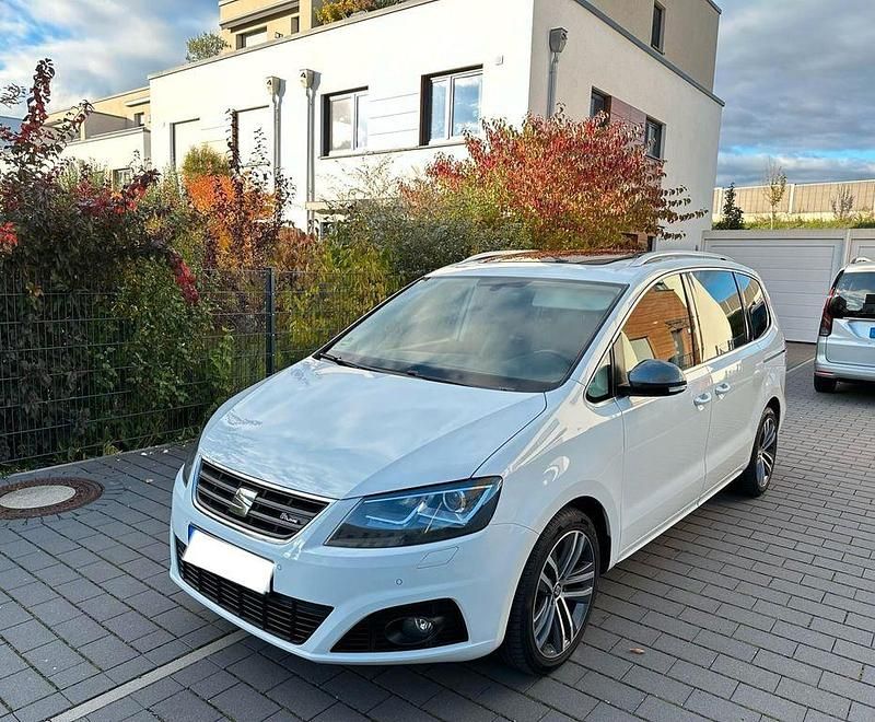 Weiß Gebraucht 2019 Seat Alhambra FR-Line Van / Kleinbus | 25.500 € (Superpreis) - Bild 1/4