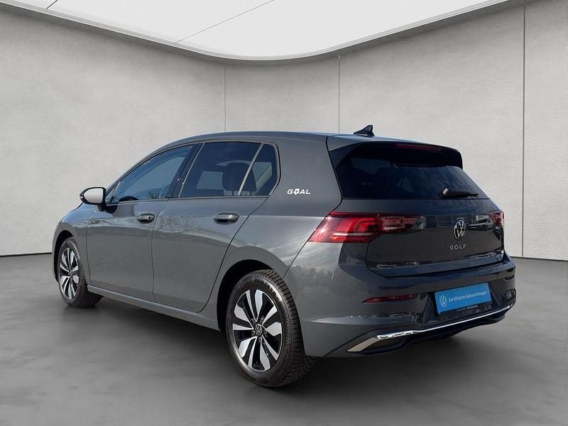Gebraucht VW Golf VIII Life 116 PS (85 kW) 2025 Grau Limousine