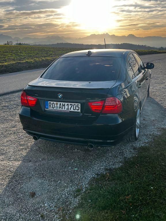 Gebraucht BMW 335 Sport Line 286 PS (210 kW) 2011 Schwarz Limousine