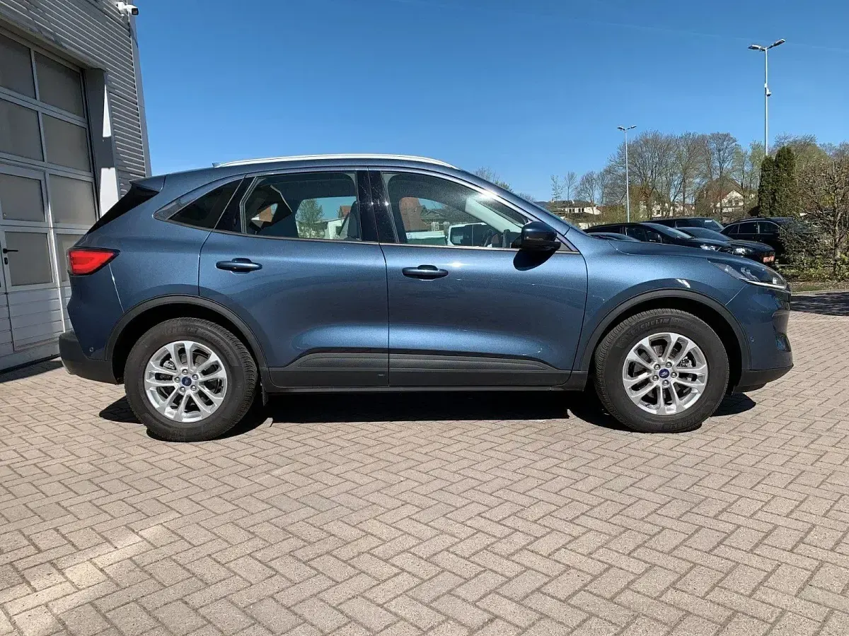 Gebraucht Ford Kuga Titanium 190 PS (139 kW) 2022 Blau SUV