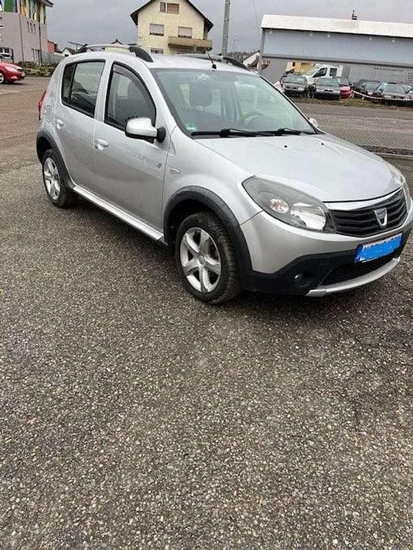 Gebraucht Dacia Sandero Stepway 84 PS (61 kW) 2012 Platingrau Kleinwagen