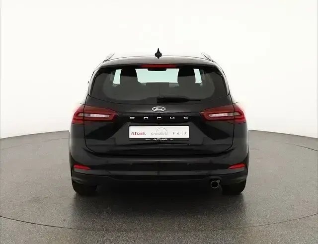 Gebraucht Ford Focus Titanium 125 PS (91 kW) 2023 Schwarz Kombi