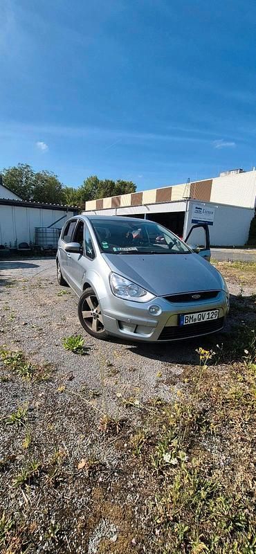 Silber Gebraucht 2008 Ford S-MAX S Van / Kleinbus | 1.700 € (Superpreis) - Bild 1/4
