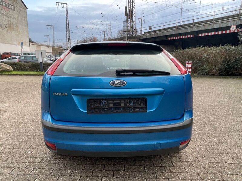 Gebraucht Ford Focus Ghia 101 PS (74 kW) 2006 Blau Limousine