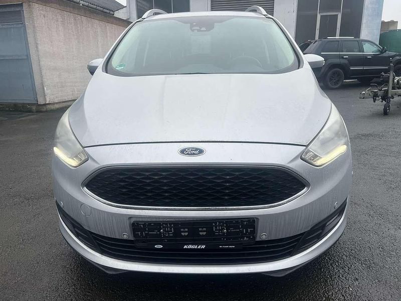 Silber metalic Gebraucht 2016 Ford Grand C-Max Van / Kleinbus | 6.850 € (Guter Preis) - Bild 1/4
