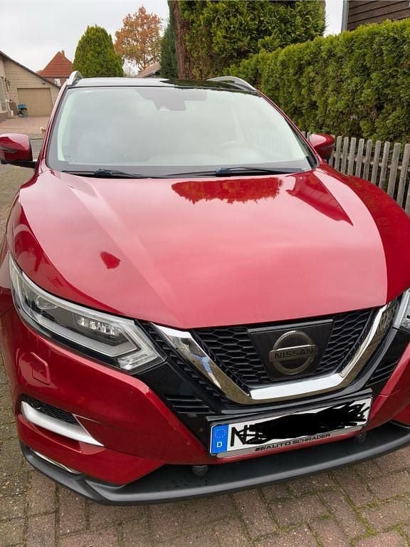 Rot Gebraucht 2018 Nissan Qashqai N-Connecta SUV | 13.499 € (Fairer Preis) - Bild 1/4