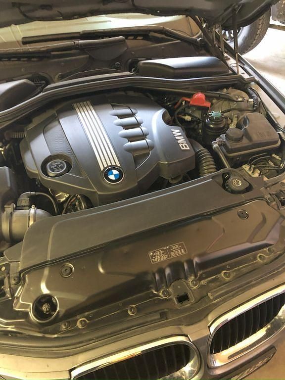 Gebraucht BMW 520 177 PS (130 kW) 2009 Grau Limousine