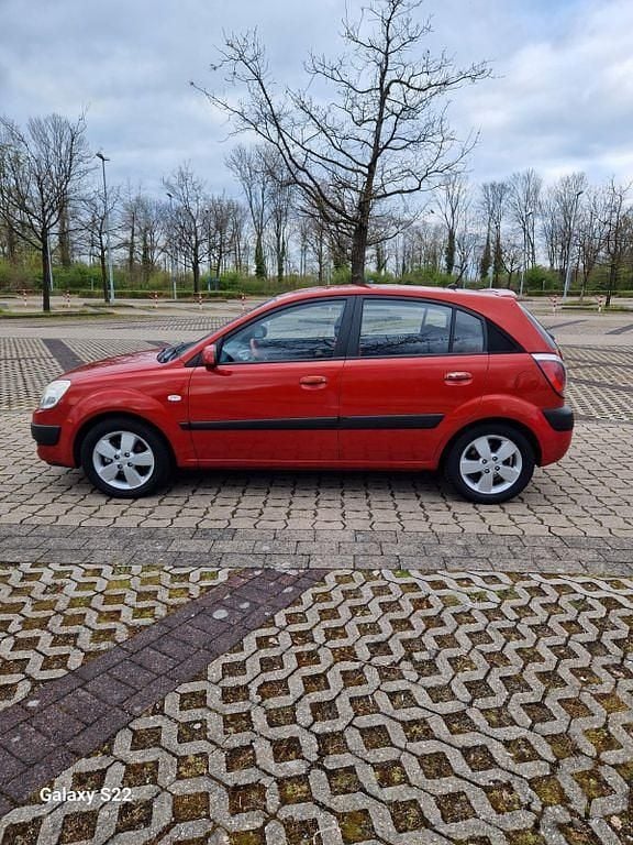 Gebraucht Kia Rio EX 98 PS (72 kW) 2008 Rot Limousine