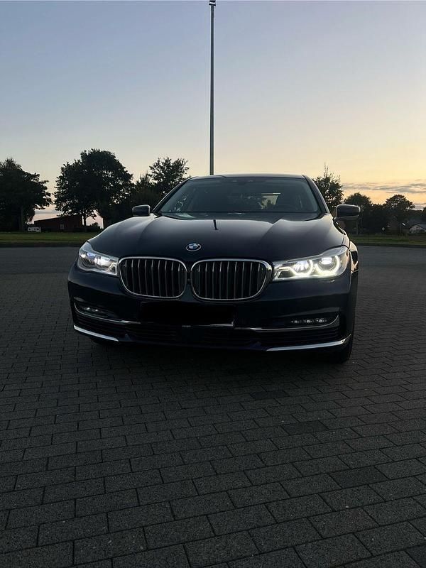 Gebraucht BMW 730 265 PS (194 kW) 2017 Blau Limousine