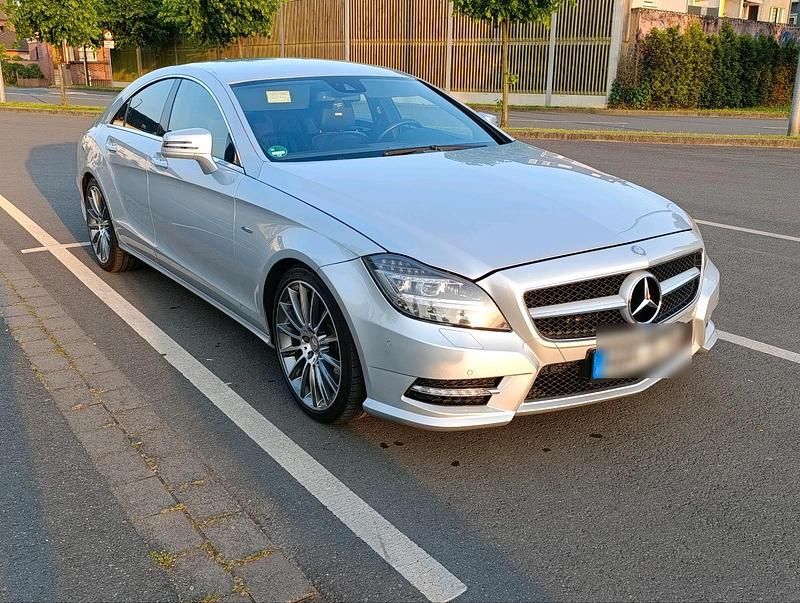 Silber Gebraucht 2011 Mercedes CLS350 AMG line Coupé | 16.300 € (Fairer Preis) - Bild 1/4