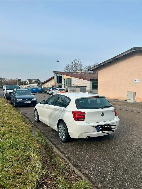 Gebraucht BMW 114 102 PS (75 kW) 2013 Weiß Kleinwagen