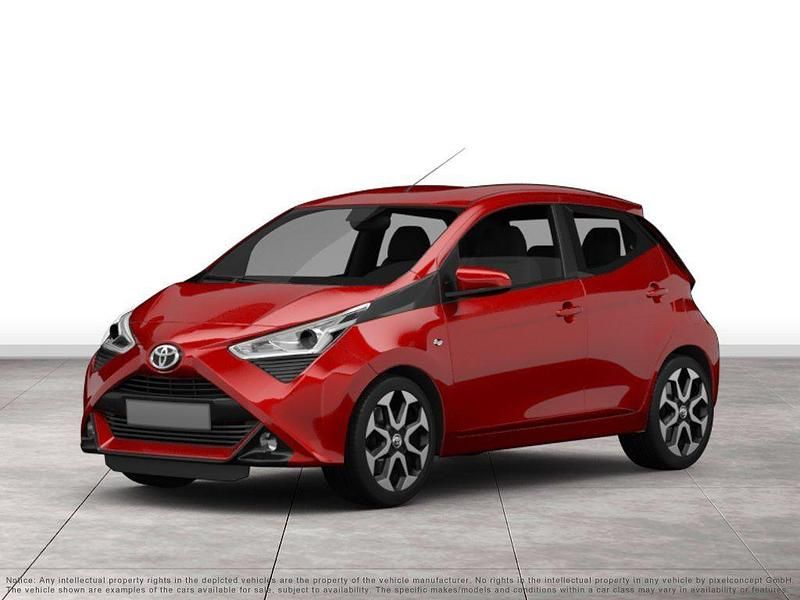 Rot Gebraucht 2020 Toyota Aygo X-play Kleinwagen | 12.890 € (Fairer Preis) - Bild 1/4