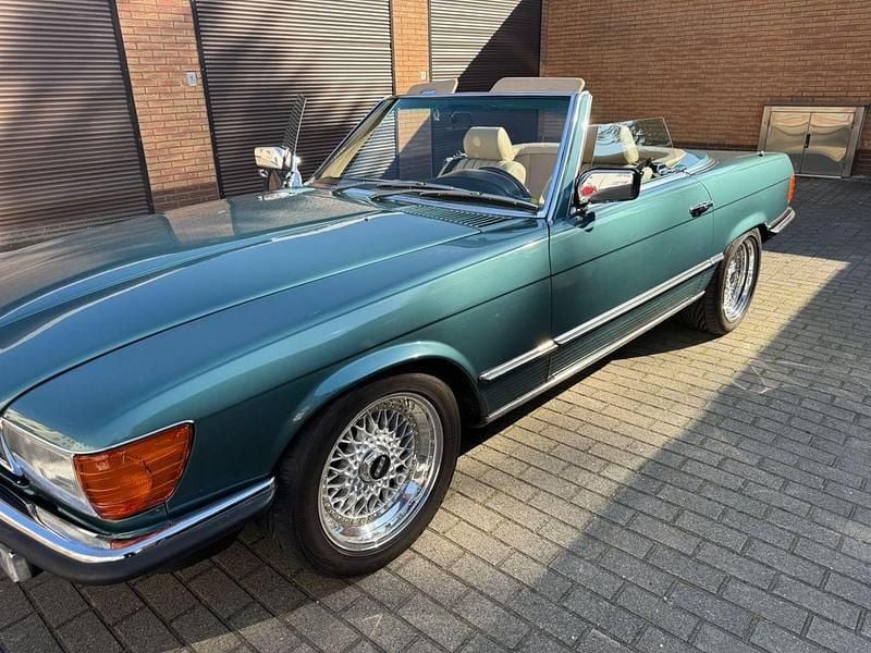 Usata Mercedes SL380 163 CV (119 kW) 1983 Verde Cabrio