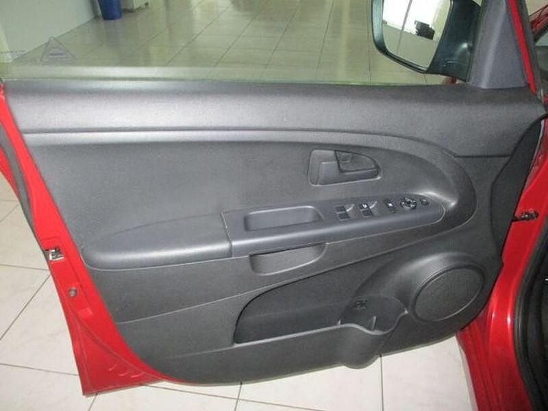 Gebraucht Kia Venga FIFA World Cup Edition 125 PS (91 kW) 2013 Rot Kleinwagen