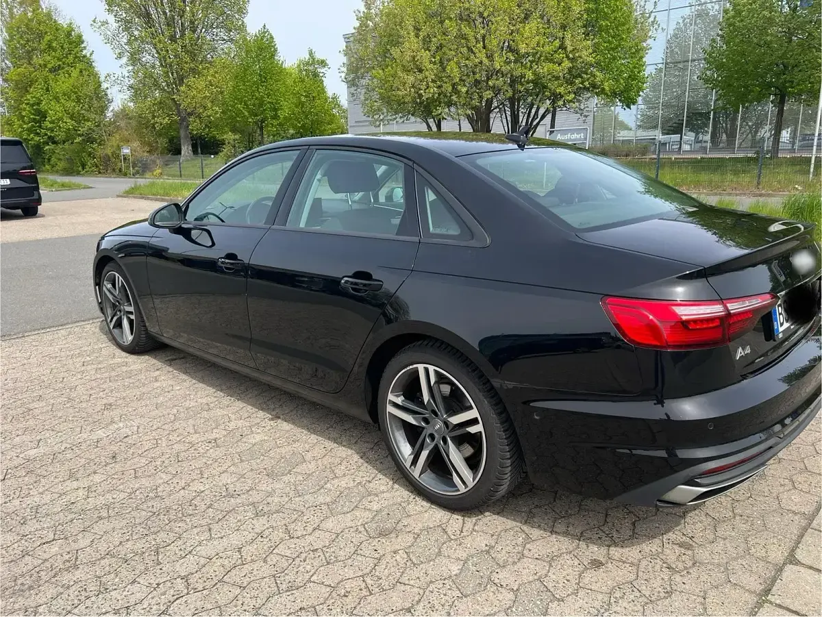 Używany Audi A4 Performance 190 KM (139 kW) 2020 Czarny Sedan/Limuzyna