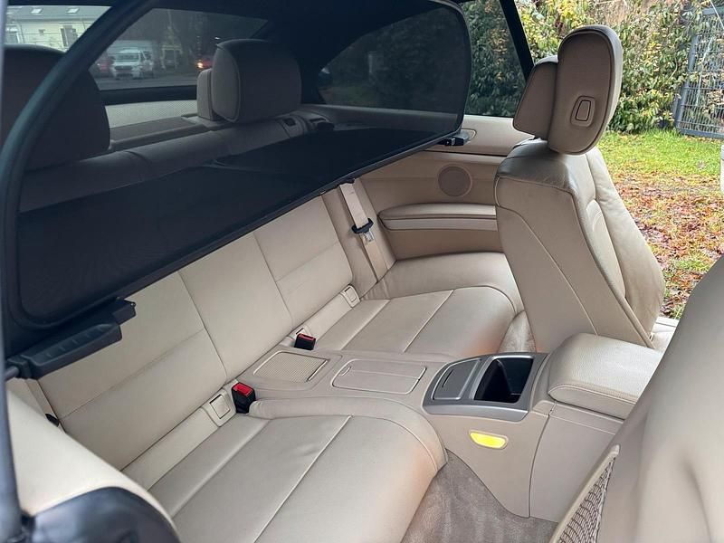 Gebraucht BMW 325 Cabriolet 160 PS (117 kW) 2010 Blau Cabrio