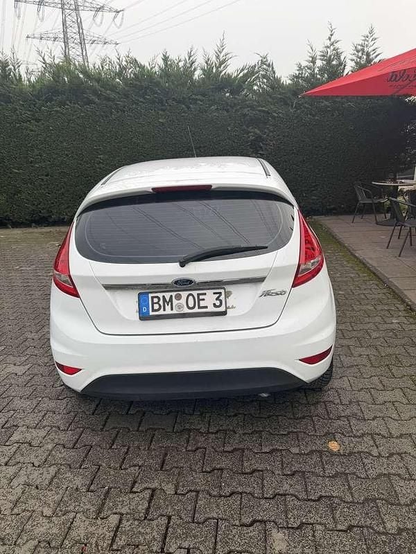 Gebraucht Ford Fiesta Titanium 82 PS (60 kW) 2011 Limousine