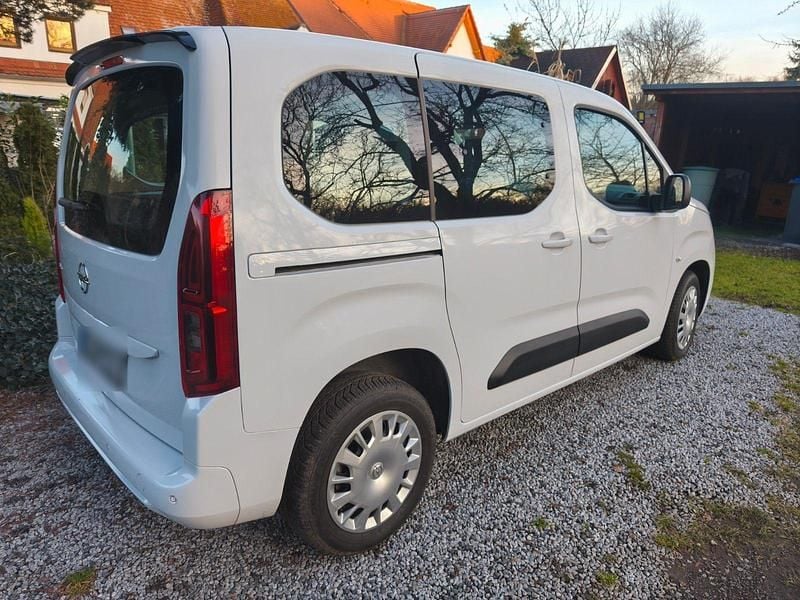 Gebraucht Opel Combo Life 102 PS (75 kW) 2022 Weiß Van / Kleinbus