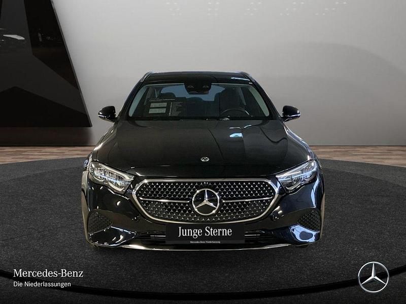 Gebraucht Mercedes E300 Avantgarde 197 PS (144 kW) 2025 Schwarz Limousine